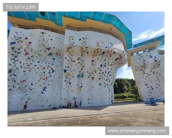 成都攀岩队荣登攀岩战术排行榜第二名展现实力与潜力 成都攀岩队荣登攀岩战术排行榜第二名展现实力与潜力